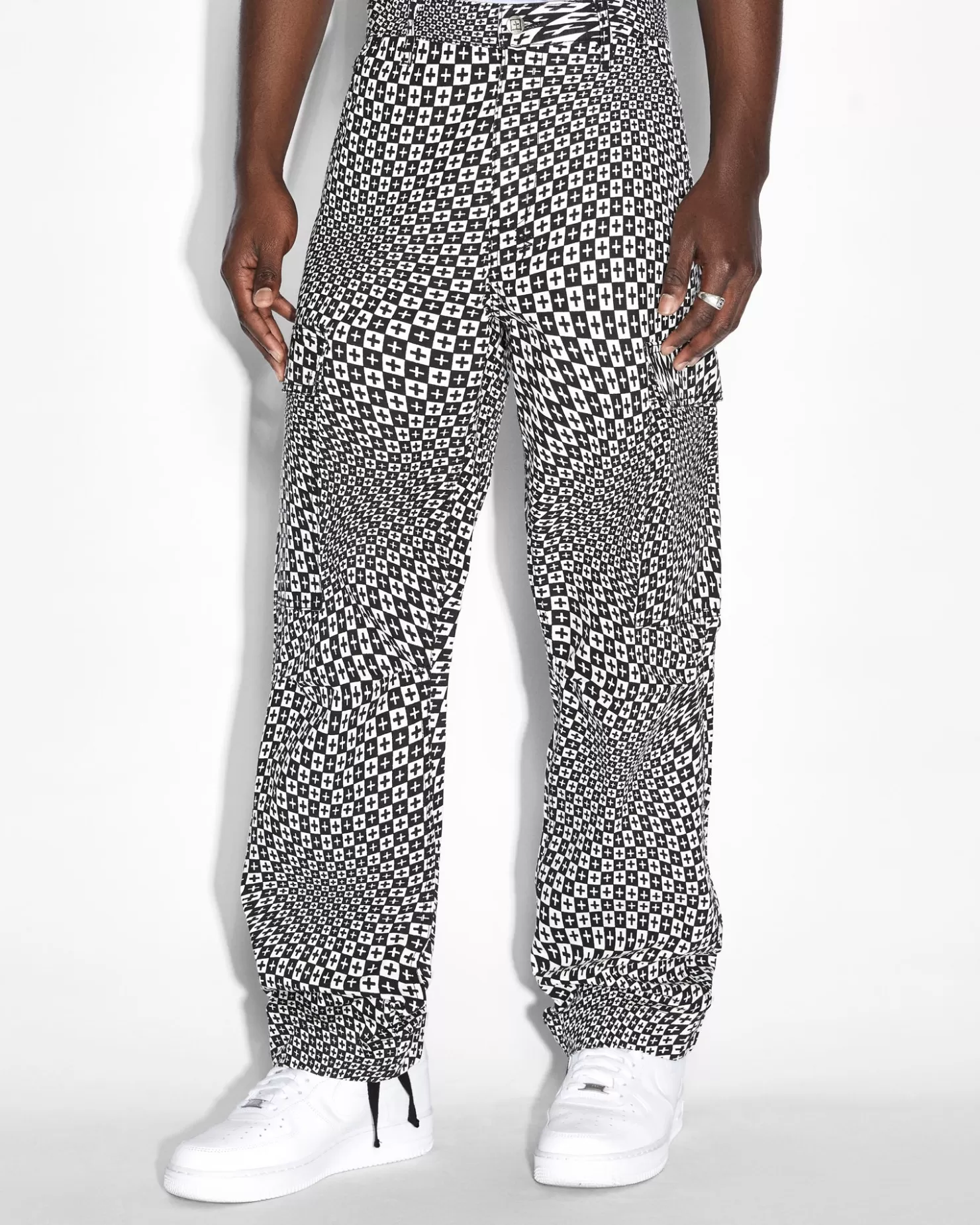 Men Ksubi Fugitive Cargo Pant Check Out Black